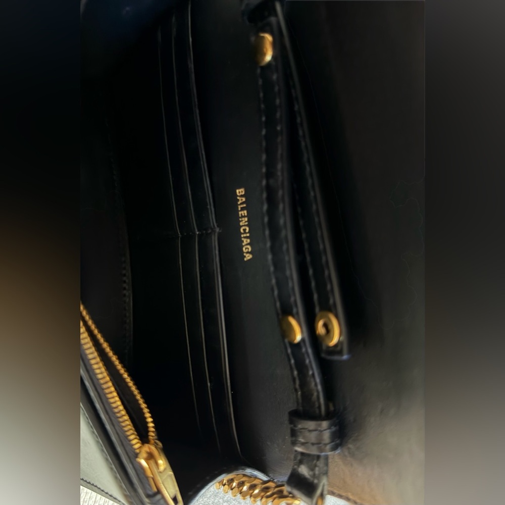 Balenciaga Hourglass Wallet on Chain in Black - Picture 4 of 6